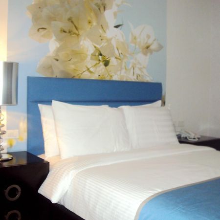 Queen Margarette Hotel - Downtown Lucena Exteriér fotografie